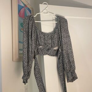Altar'd State Black and White Floral Cropped Blouse